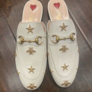 Gucci Prinstone Bees and Stars Flats in size 37.5